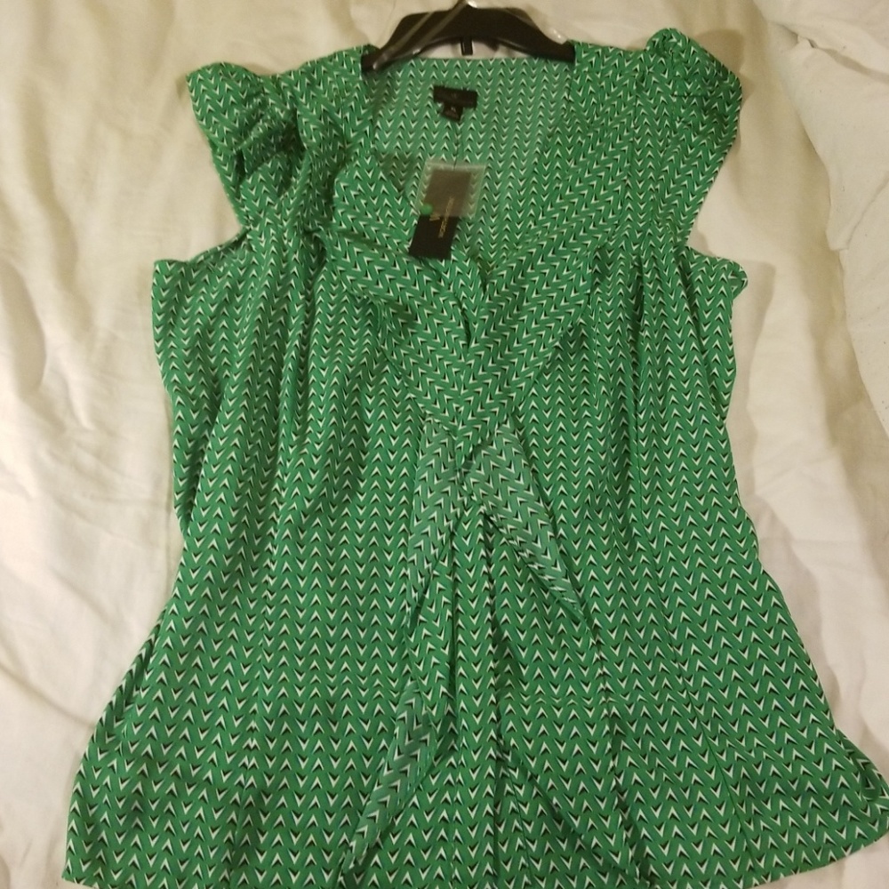 Tops ( bundle) - Picture 3 of 4